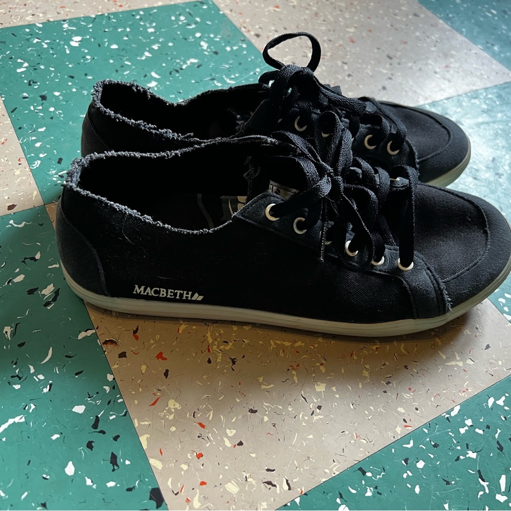 Macbeth Adams Shoes - Picture 3 of 8